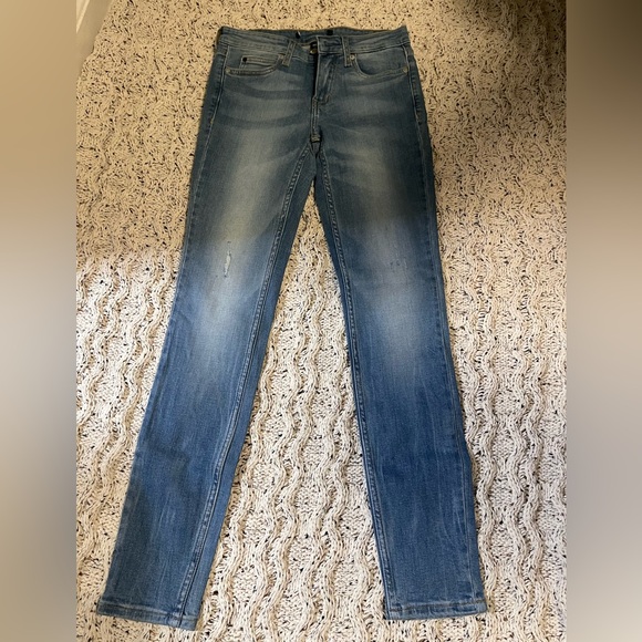Calvin Klein Denim - Calvin Klein Women's Skinny Jeans in Medium Blue Wash